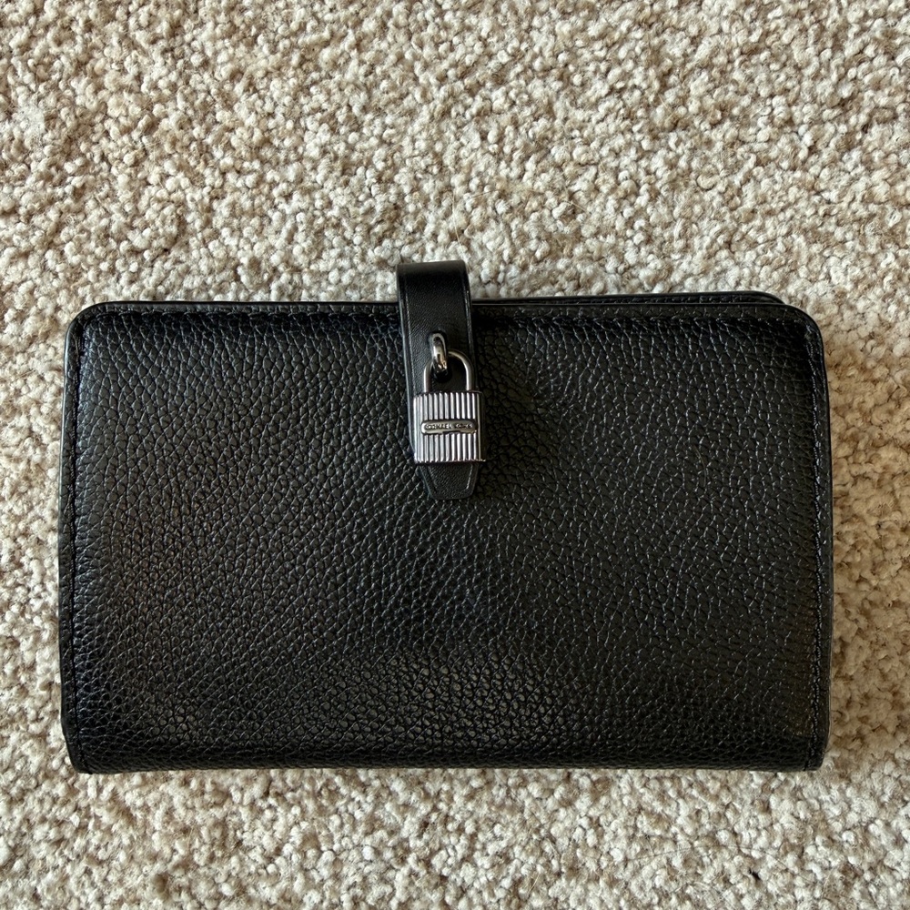 Like New Michael Kors Wallet